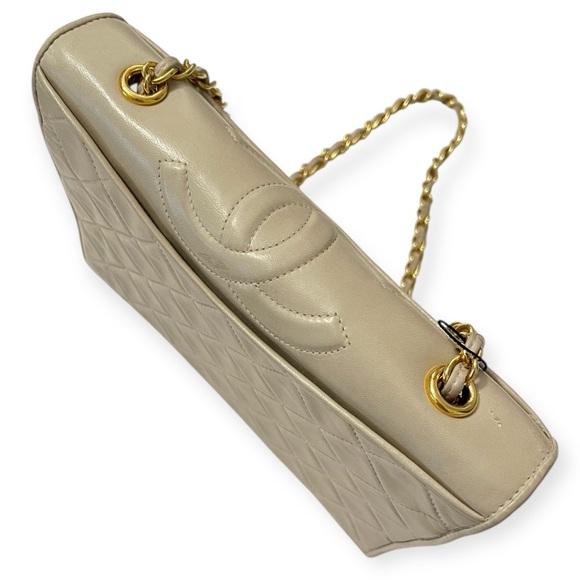 CHANEL Bag Matelasse Shoulder Chain Beige Lambskin Gold Chain Quilted CC Bag GUC - Picture 2 of 16